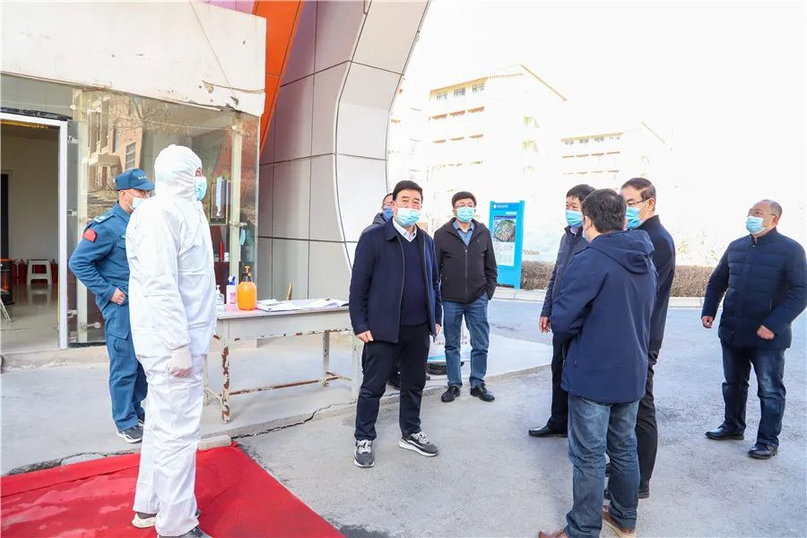 1647534488504031830.png 校党委书记姜德民、校长任晖带队视察各项疫情防控工作.png